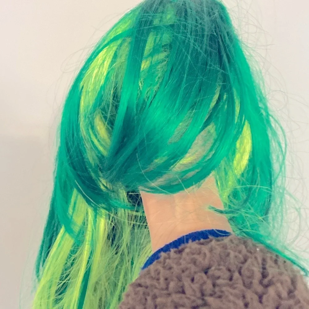 Spirit Halloween Green and Yellow Glamorous Ombré Wig NWOT Cosplay - Picture 2 of 4